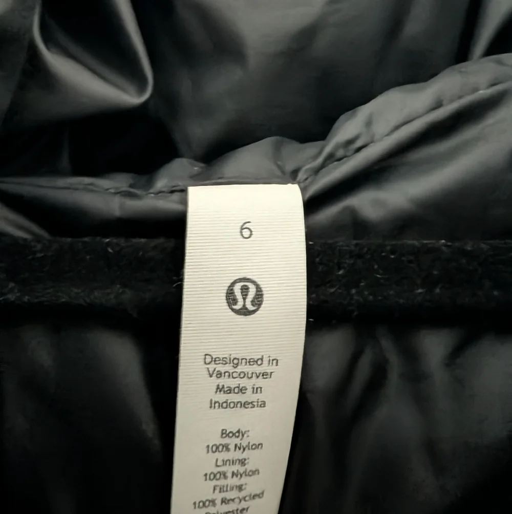 lululemon Hooded Insulated Wrap - Picture 2 of 3